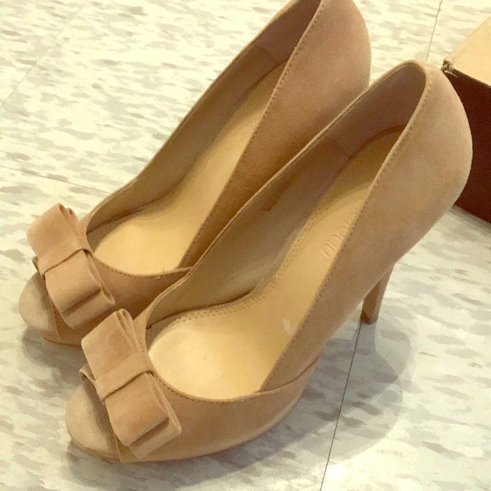 Beige heels